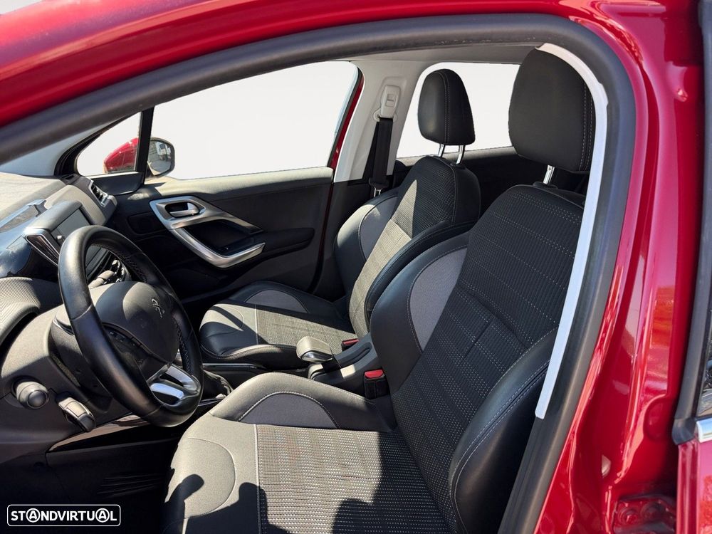 Peugeot 2008 1.2 PureTech Allure - 9