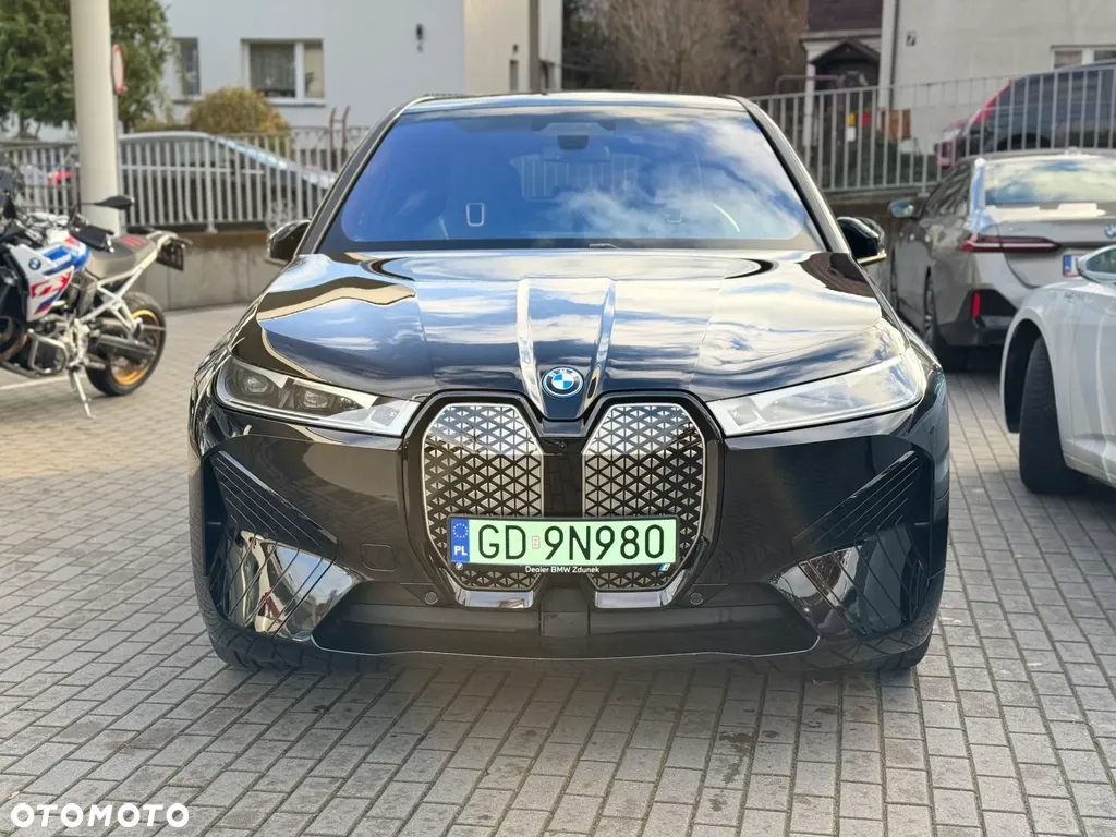 BMW iX - 5