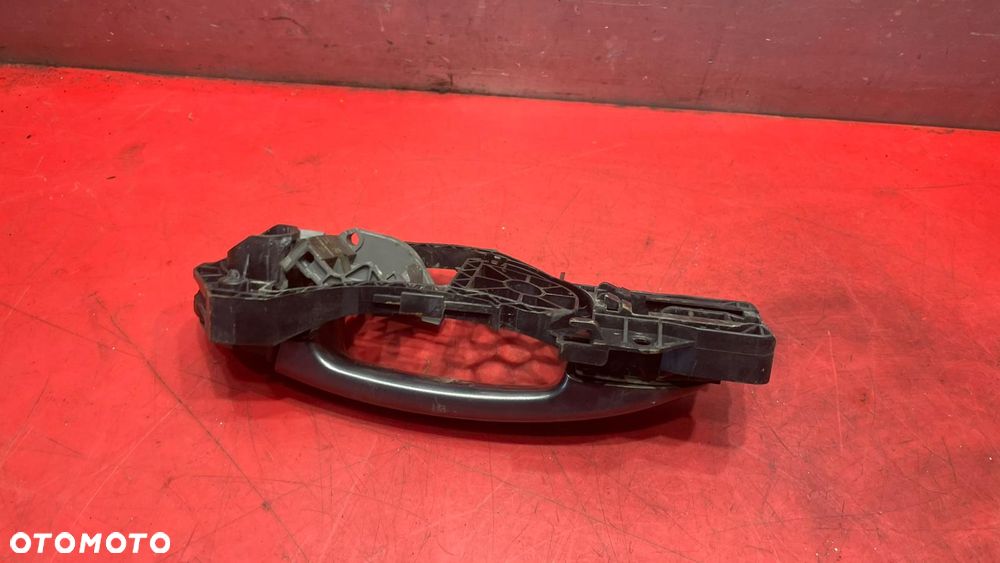 KLAMKA LEWY TYŁ PASSAT B6 - 4