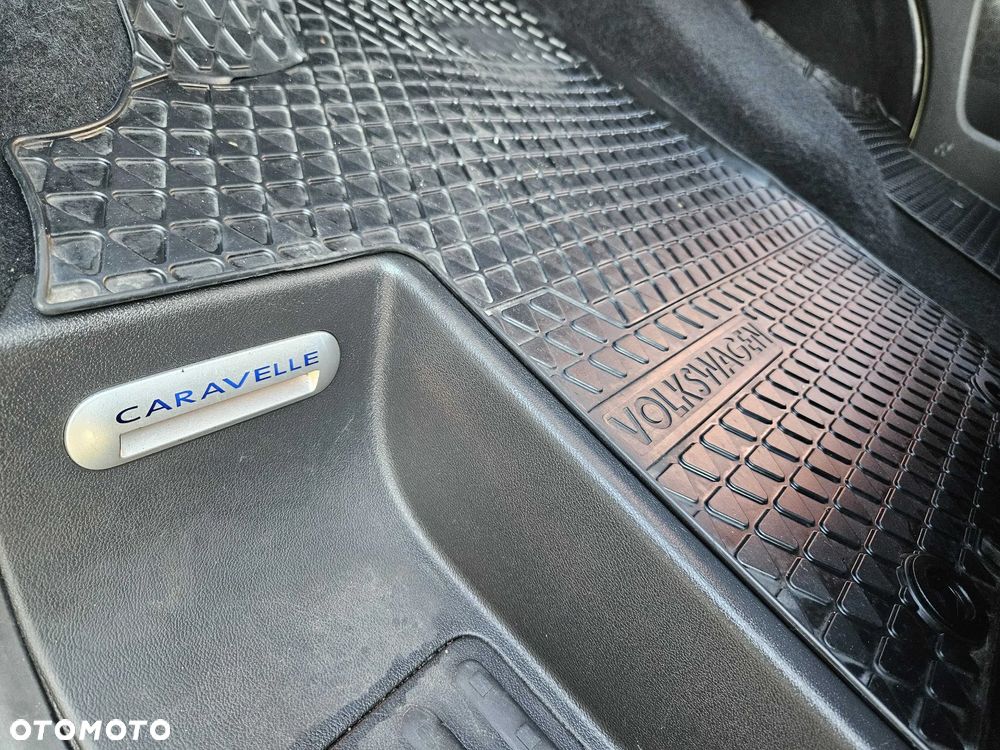 Volkswagen Caravelle - 13