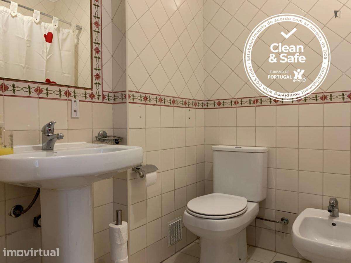 Quarto - localizado em Benfica Lisbon - Grande imagem: 3/16