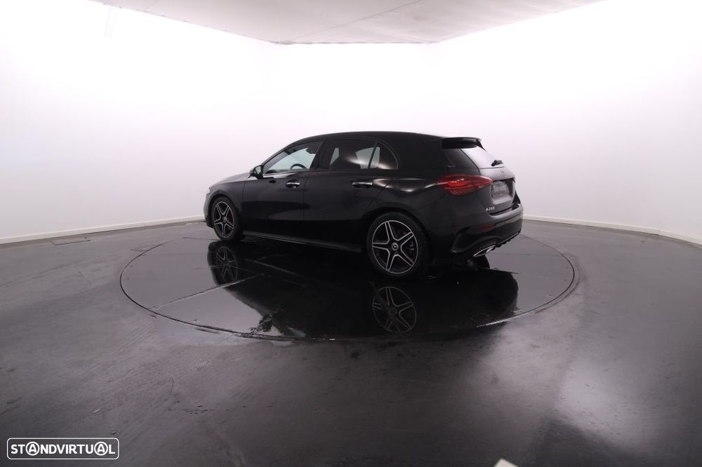 Mercedes-Benz A 200 AMG Line Aut. - 4