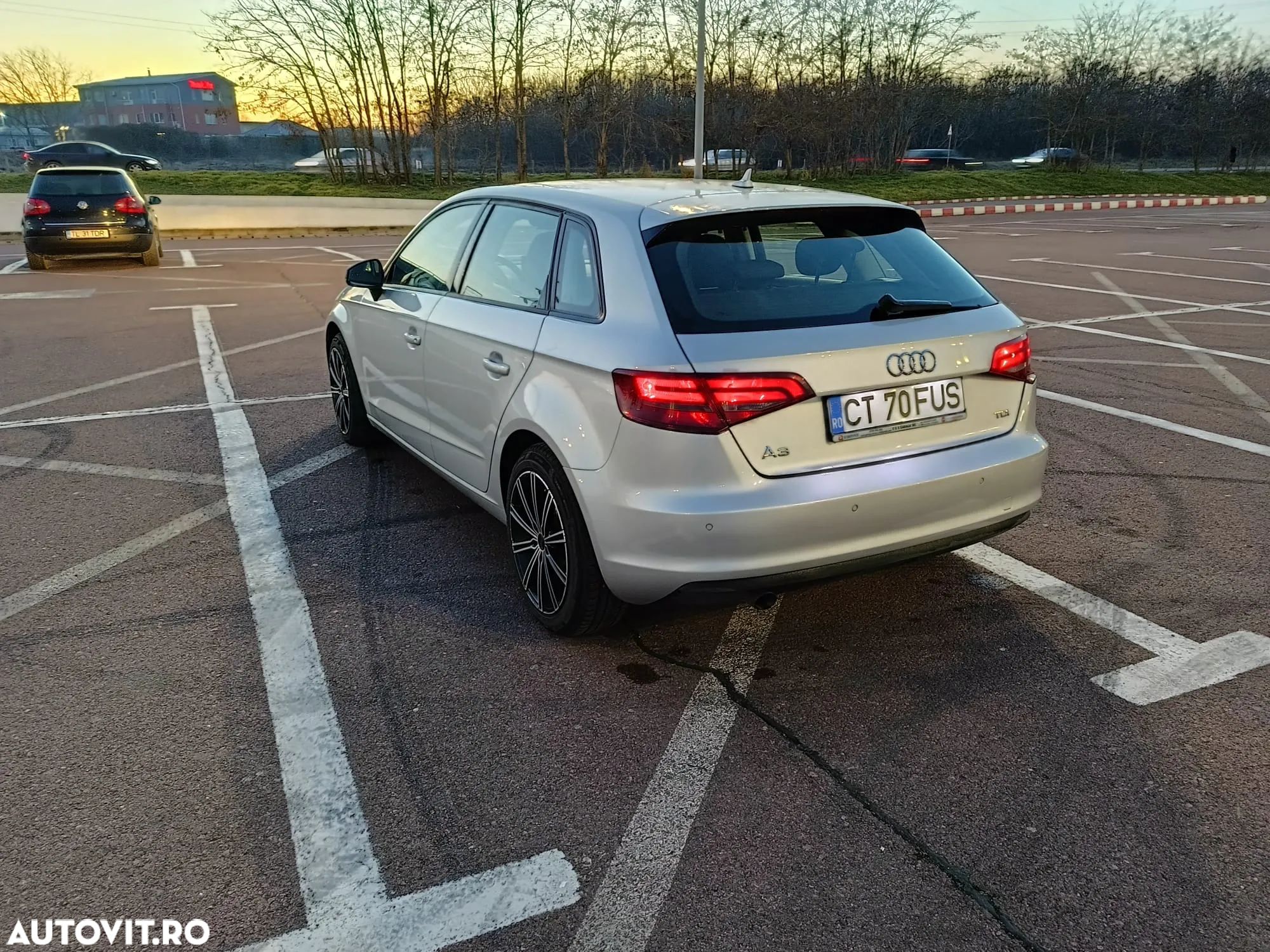 Audi A3 1.6 TDI Stronic Ambition - 1