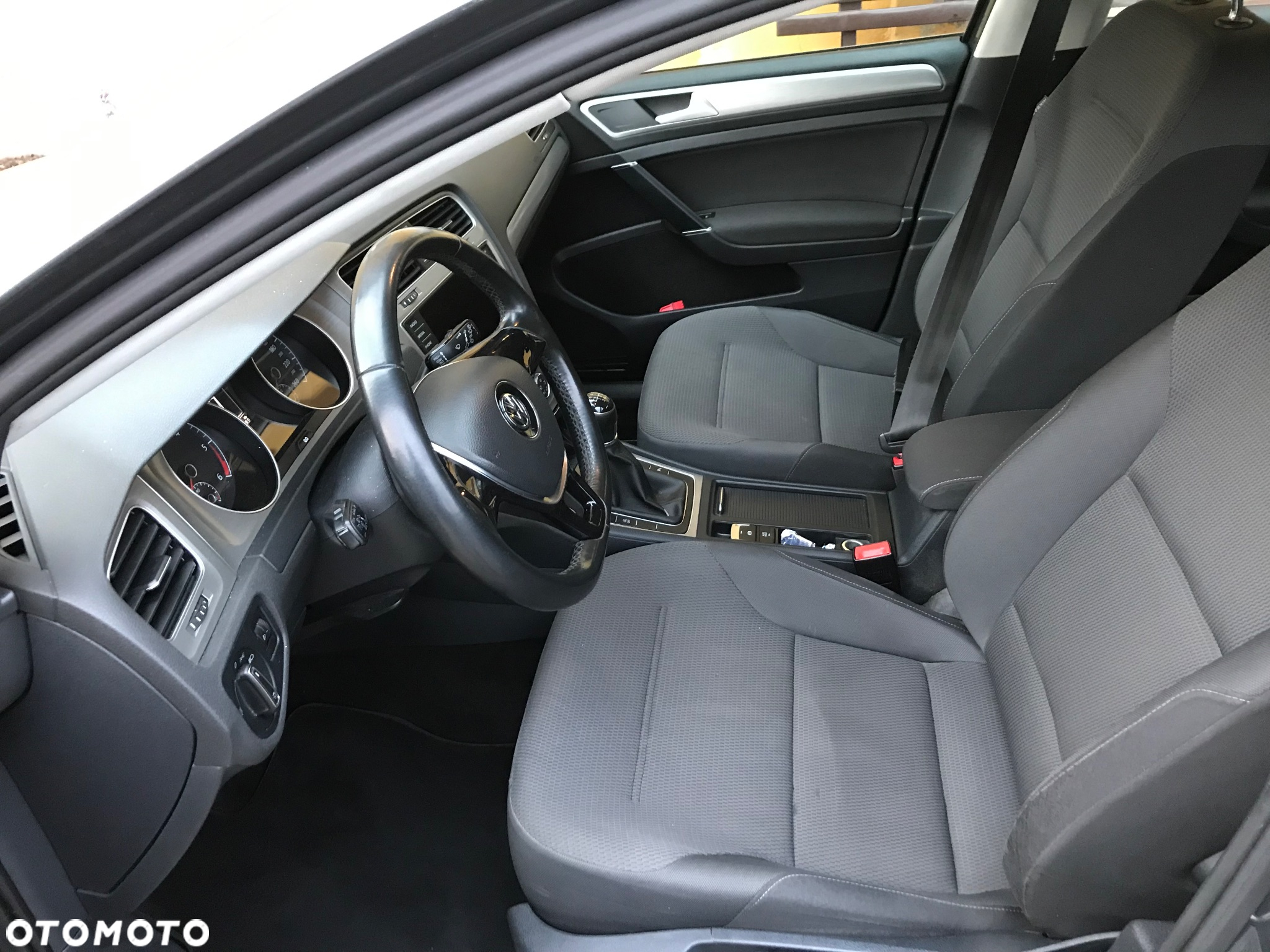 Volkswagen Golf 1.6 TDI BlueMotion Comfortline - 12