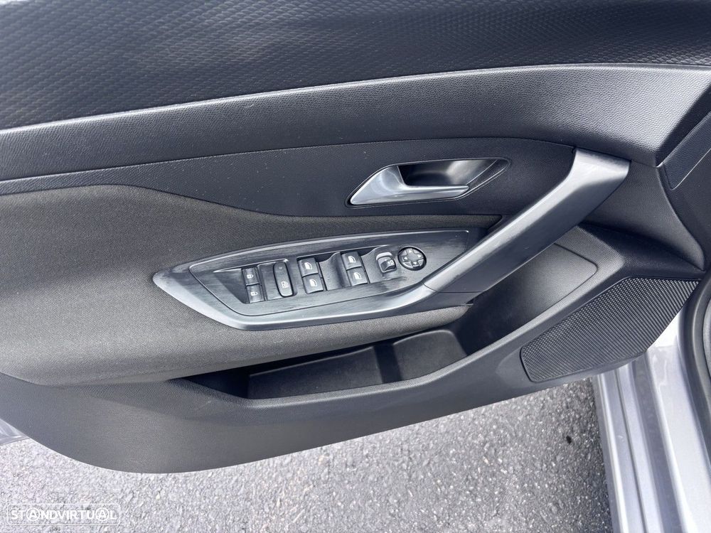 Peugeot 308 SW 1.6 Hybrid Allure Pack e-EAT8 - 14