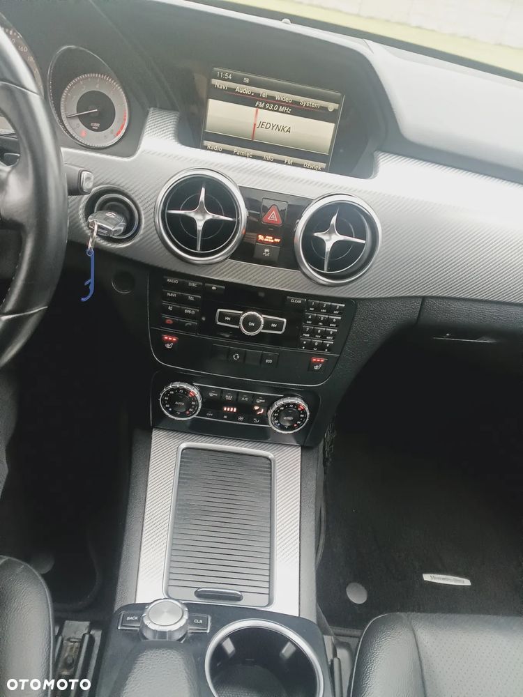 Mercedes-Benz GLK - 25