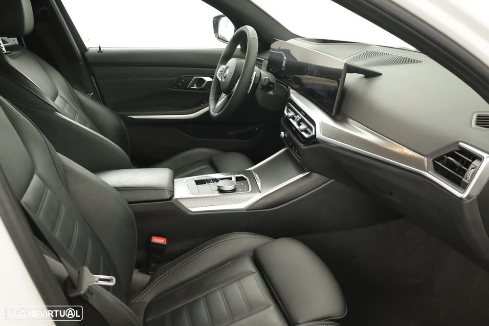 BMW 330 e Pack Desportivo M Auto - 24