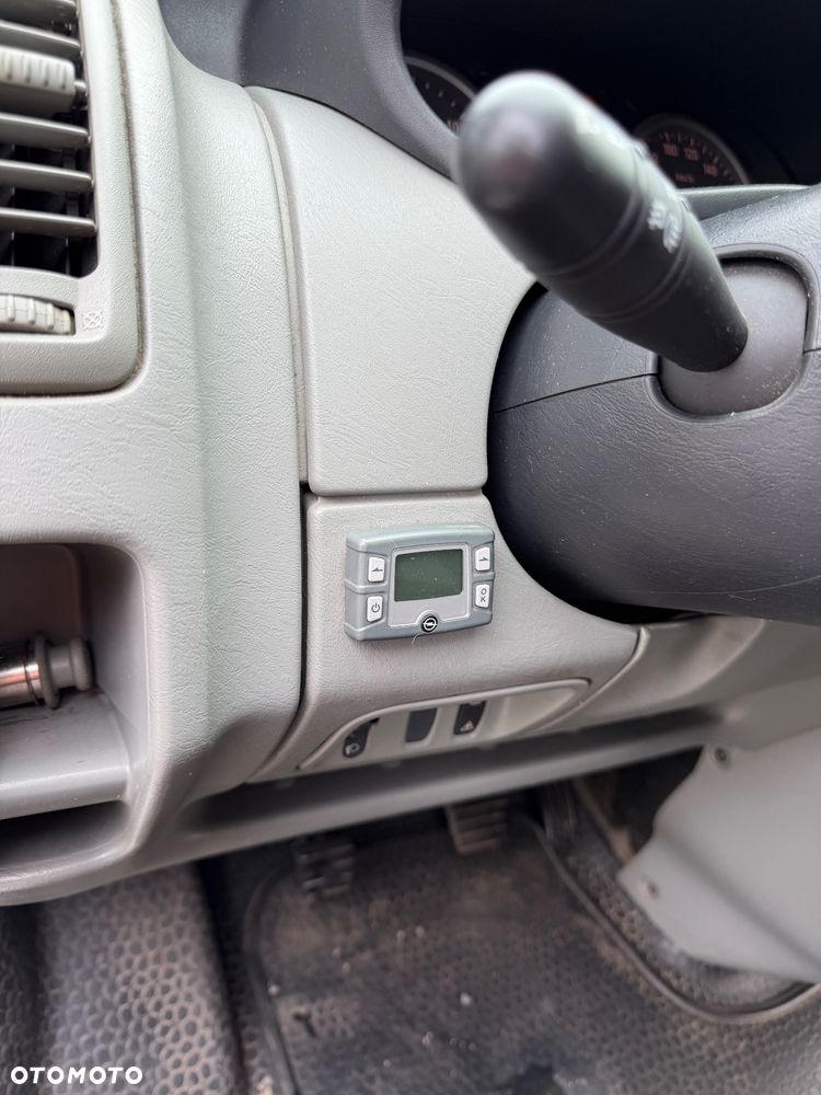 Opel Vivaro - 32
