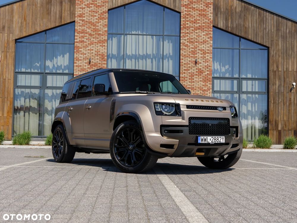 Land Rover Defender - 1