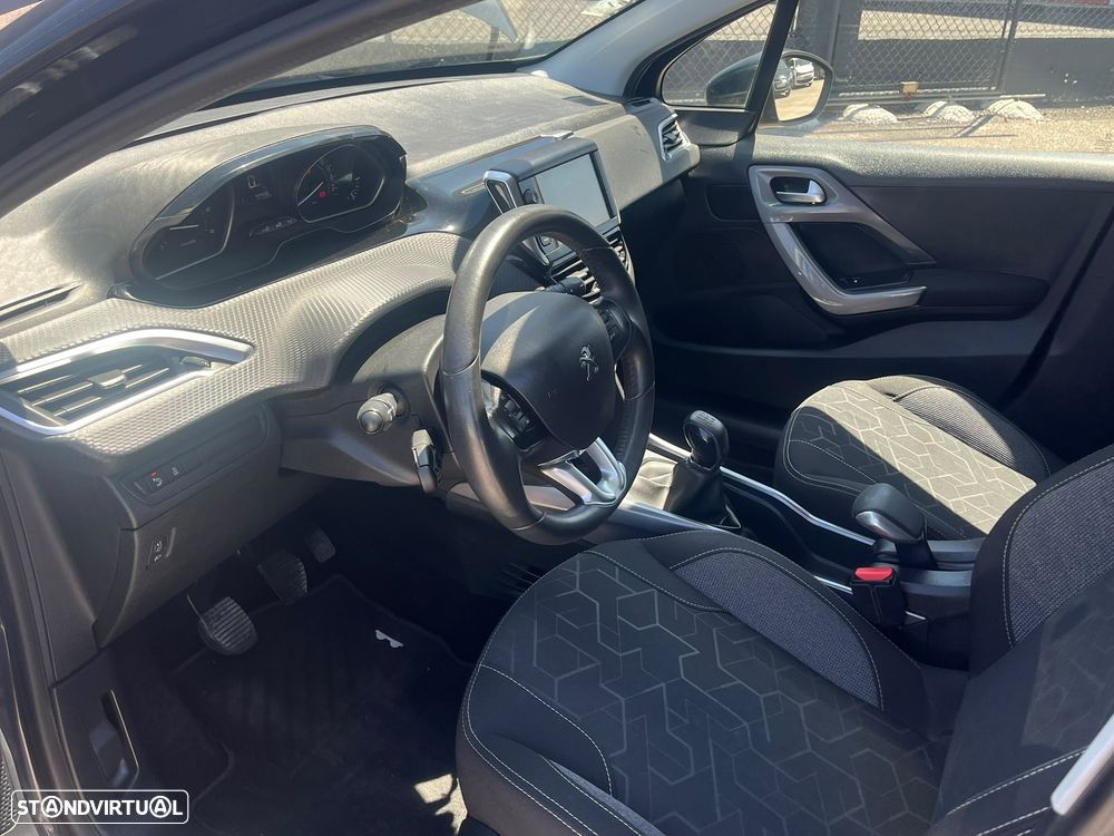 Peugeot 2008 1.6 BlueHDi Style - 26