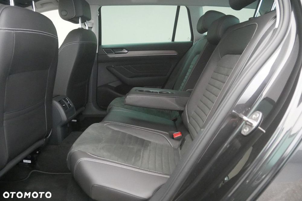 Volkswagen Passat Variant 2.0 TSI Elegance DSG - 15