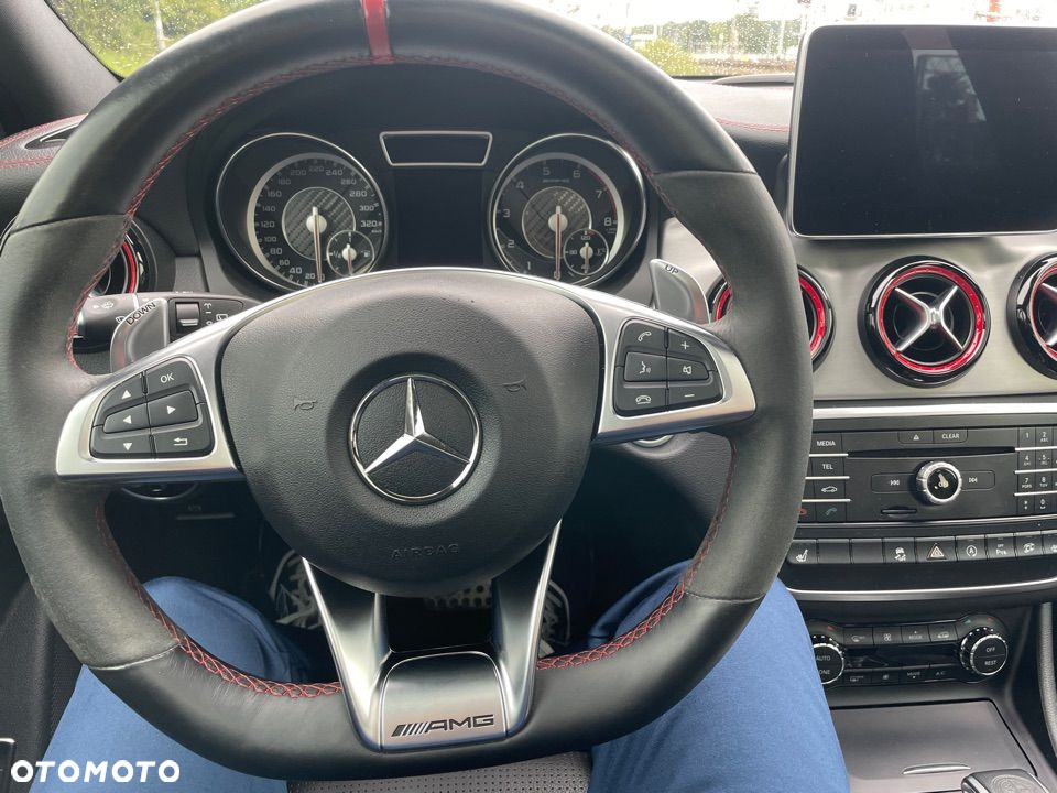 Mercedes-Benz GLA AMG 45 4-Matic - 10