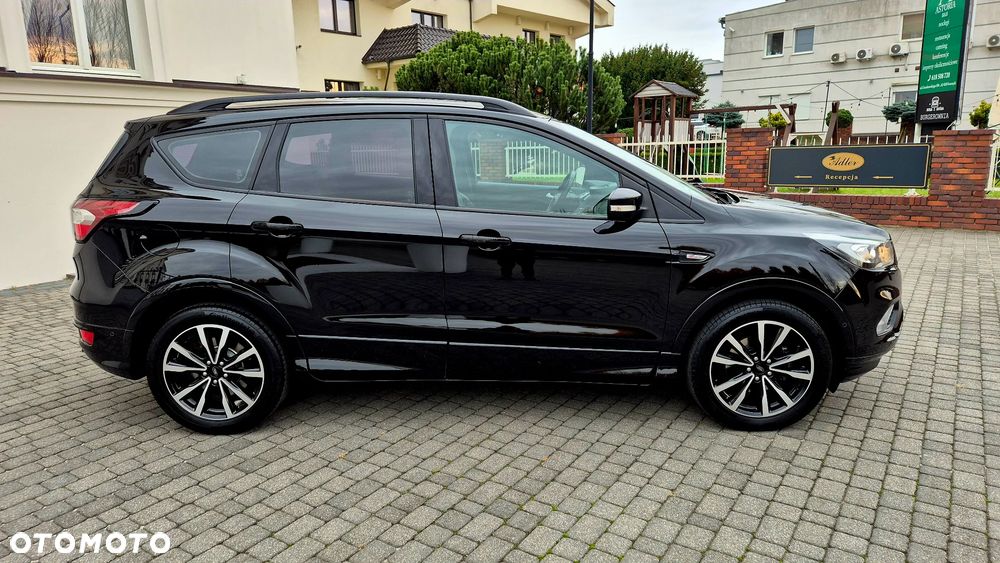Ford Kuga 1.5 EcoBoost 2x4 ST-Line - 4