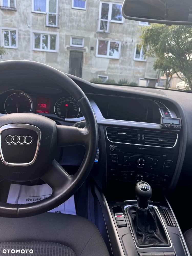 Audi A4 Avant 2.0 TDI - 8