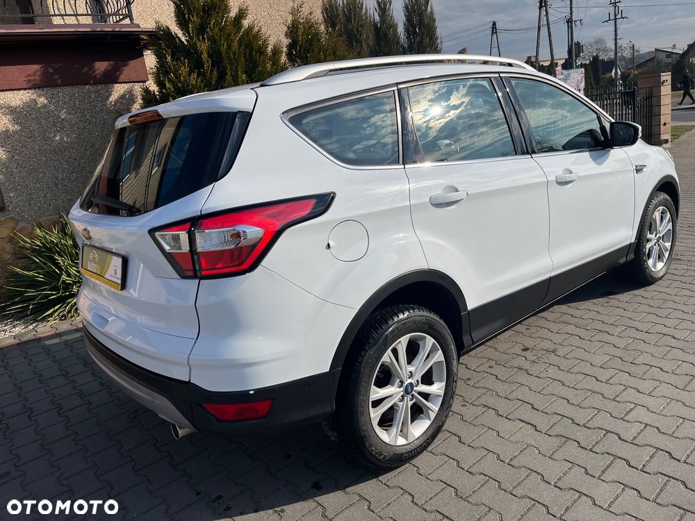 Ford Kuga 2.0 TDCi 4x2 Titanium - 4