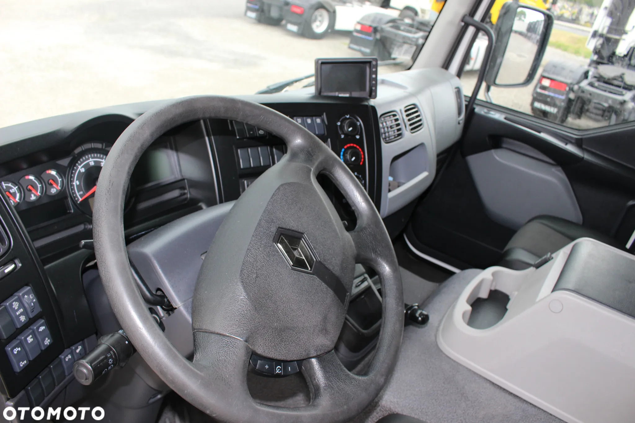 Renault D14 *240KM*/ KONTENER + WINDA /21 PALET / KLIMA / OPONY 80%/SERWIS FR/ SUPER STAN / - 28