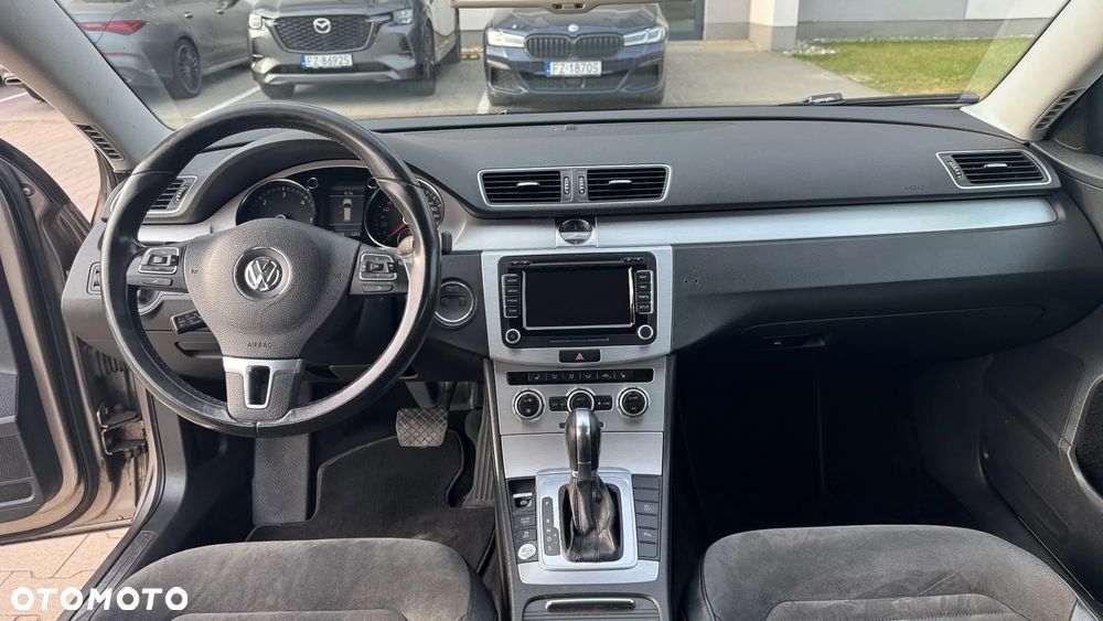 Volkswagen Passat 2.0 TDI Highline DSG - 2