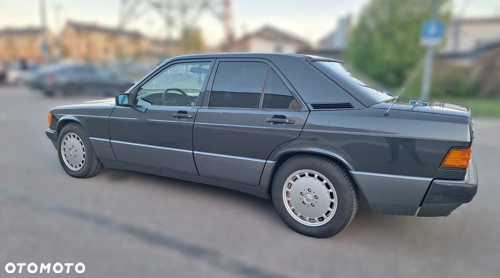 Mercedes-Benz W201 (190) - 8