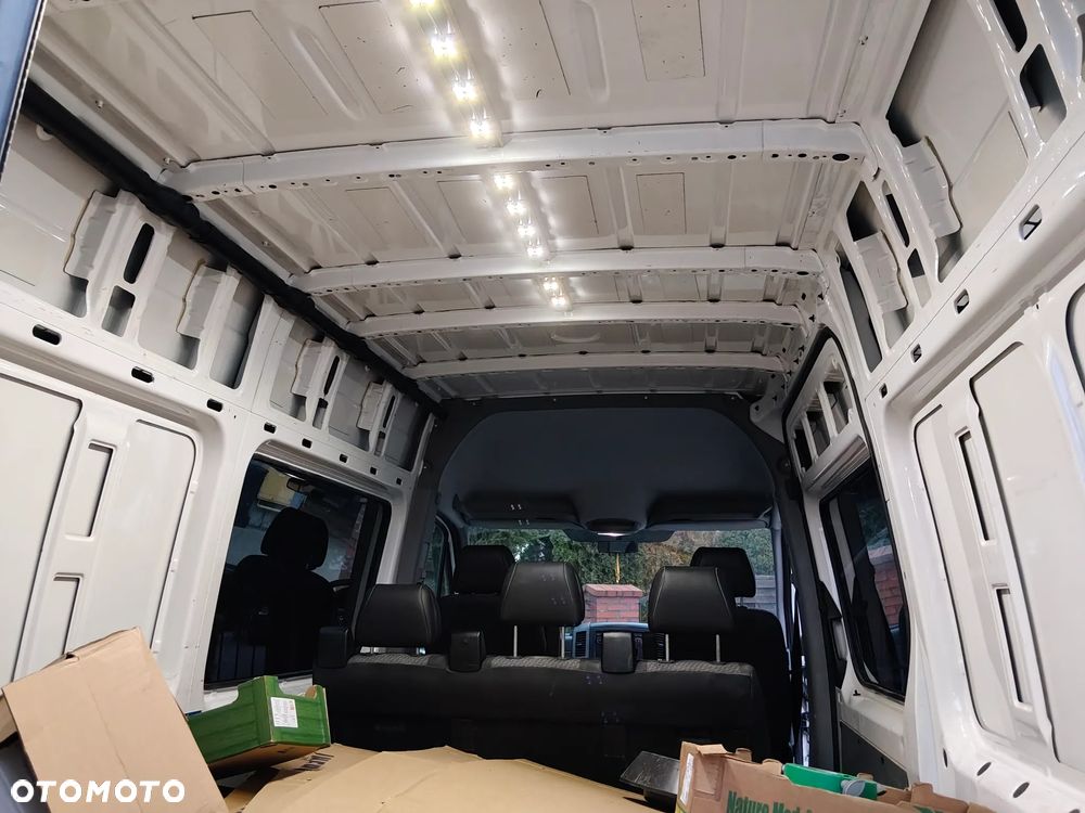 Volkswagen CRAFTER - 8