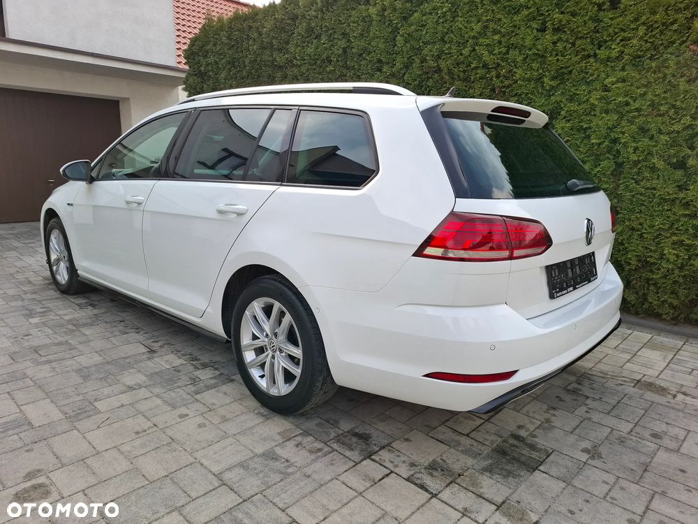 Volkswagen Golf - 11