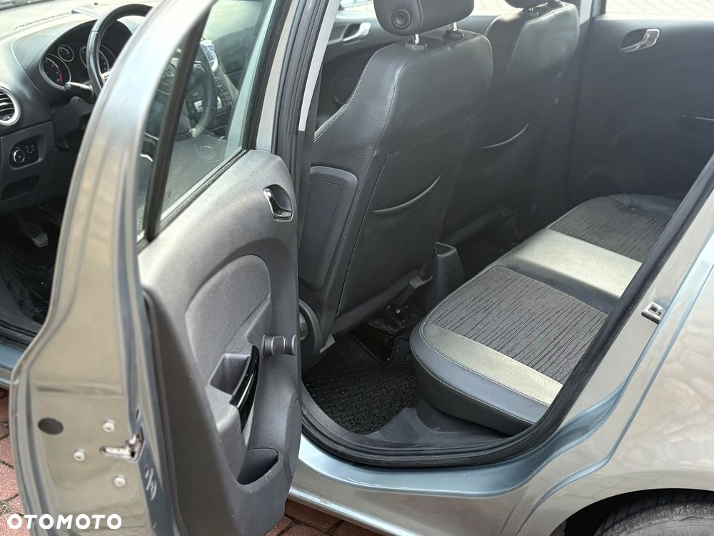 Opel Corsa 1.2 16V Enjoy - 10