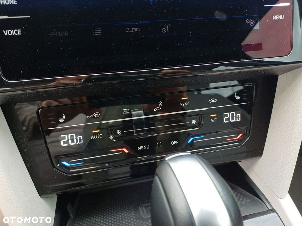 Volkswagen Passat - 20