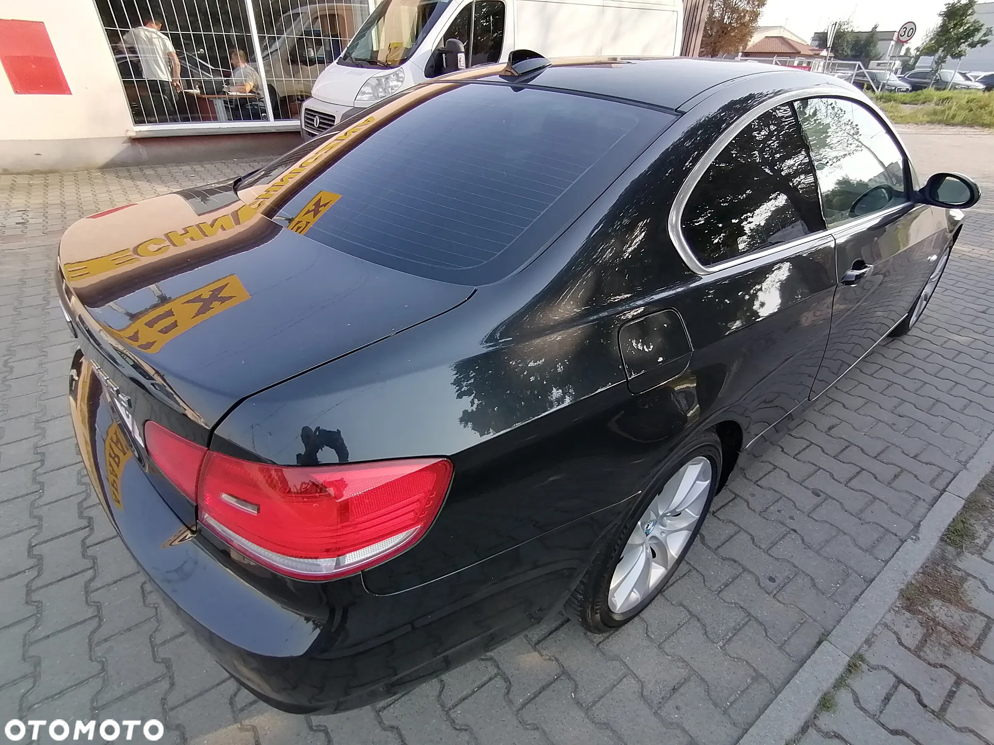 BMW Seria 3 320d Coupe - 15