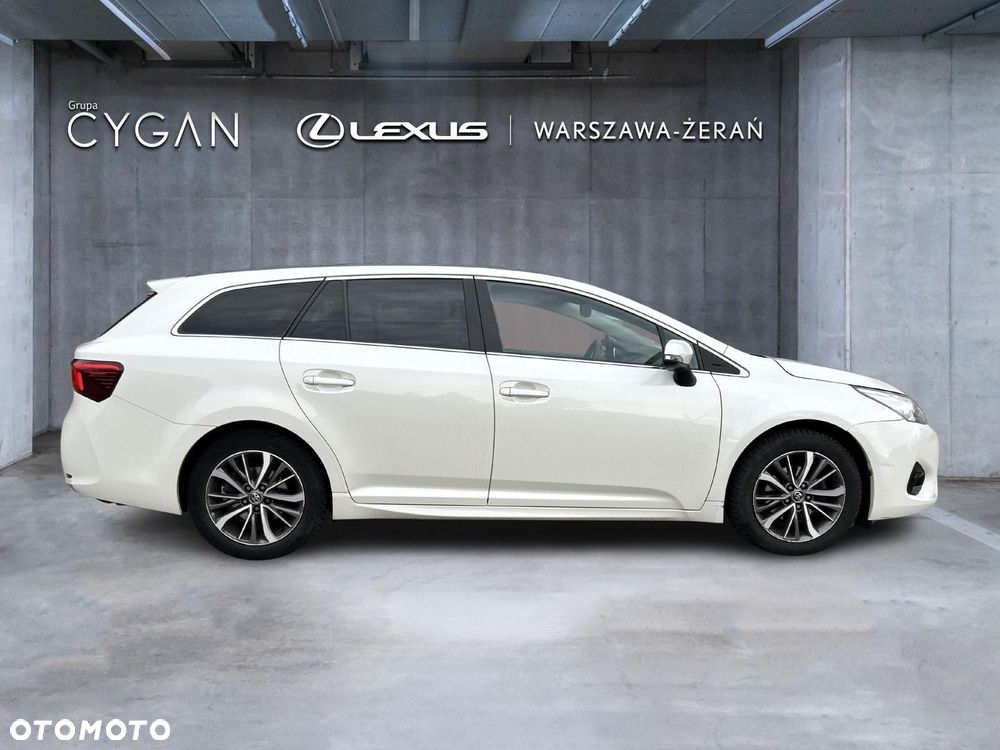 Toyota Avensis 2.0 Premium MS - 8