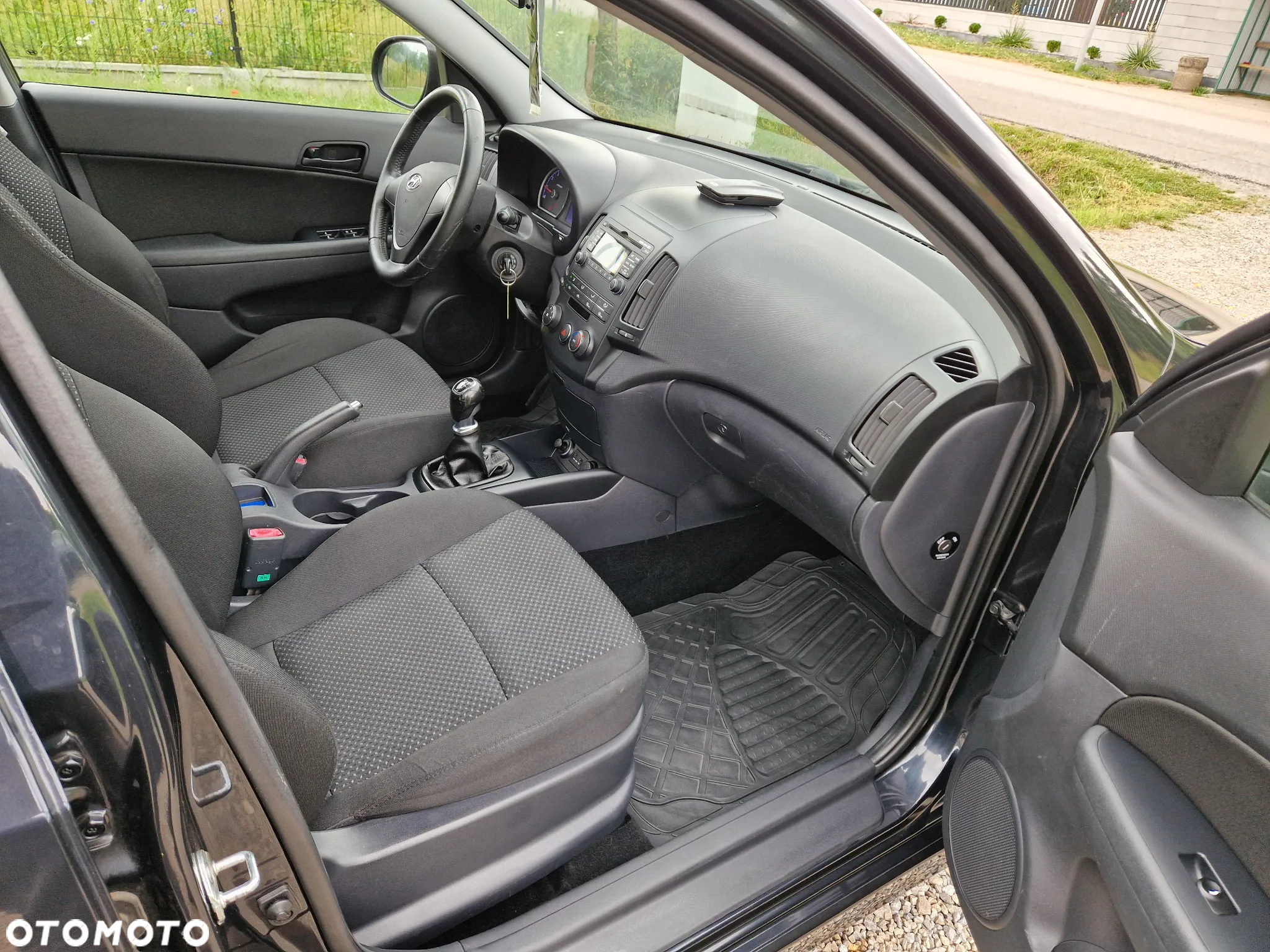 Hyundai i30 1.4 Base + - 15