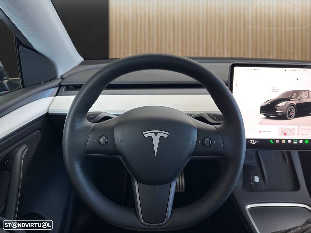 Tesla Model Y Performance Dual Motor AWD - 3