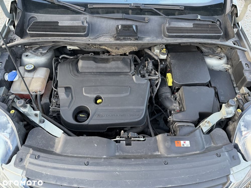Ford Kuga 2.0 TDCi 2x4 Titanium - 37