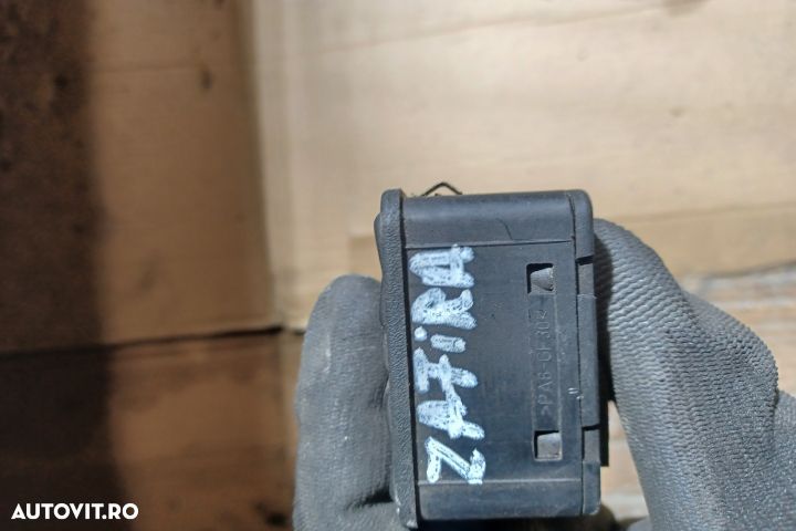 Butoane geam sofer Opel Zafira A  [din 1999 pana  2003] Minivan 5-usi 1.8 AT (125 hp) - 3
