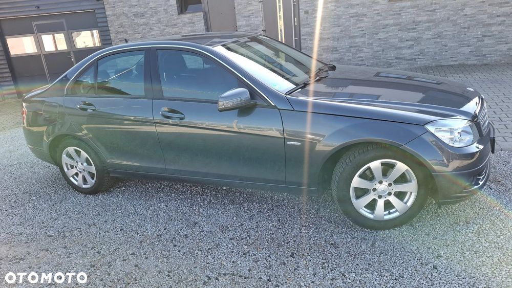 Mercedes-Benz Klasa C 180 BlueEFFICIENCY - 9