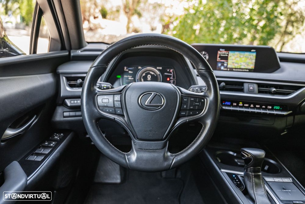 Lexus UX 250h Executive+ - 21