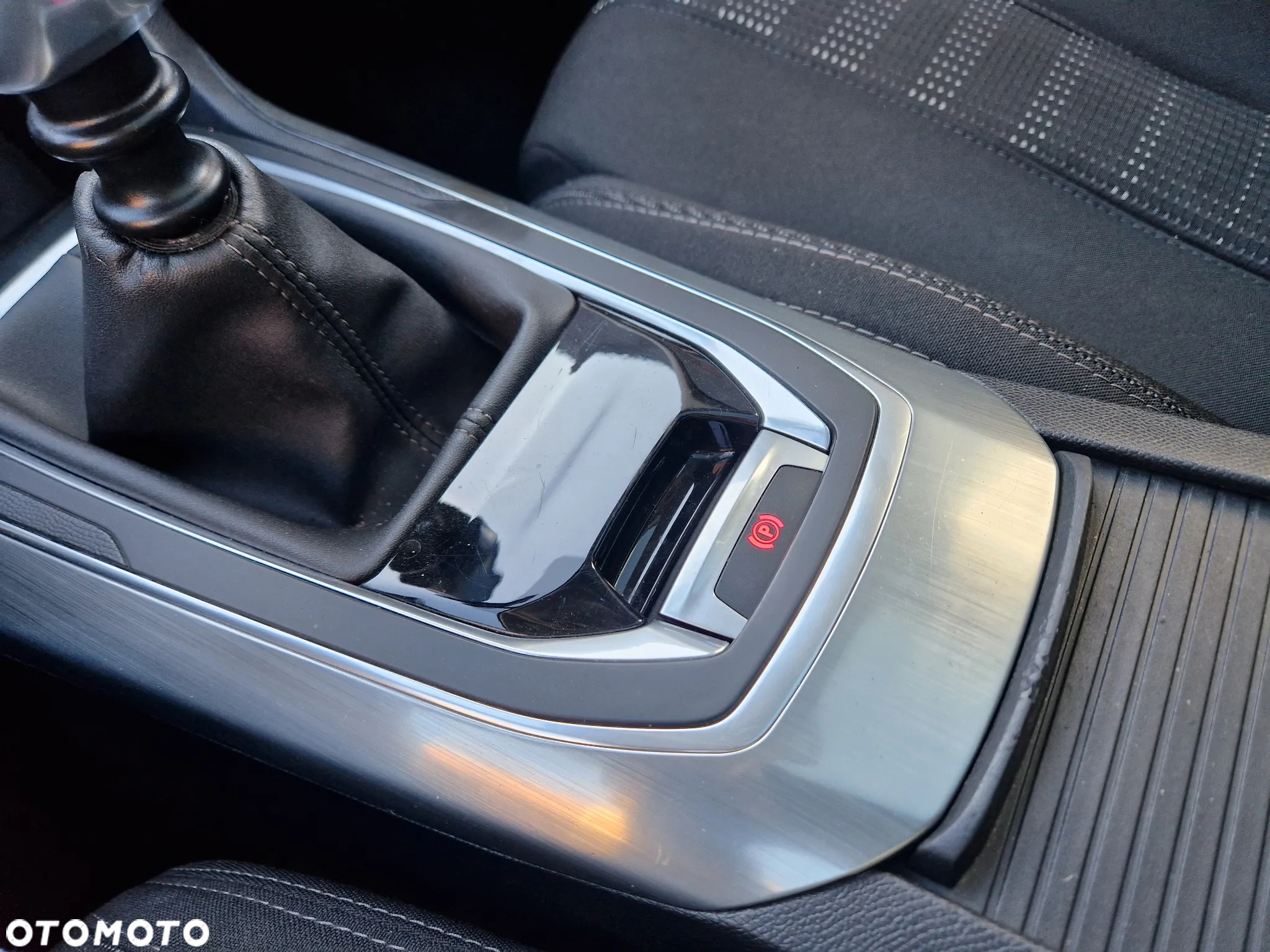 Peugeot 308 BlueHDi FAP 120 Stop & Start Allure - 23