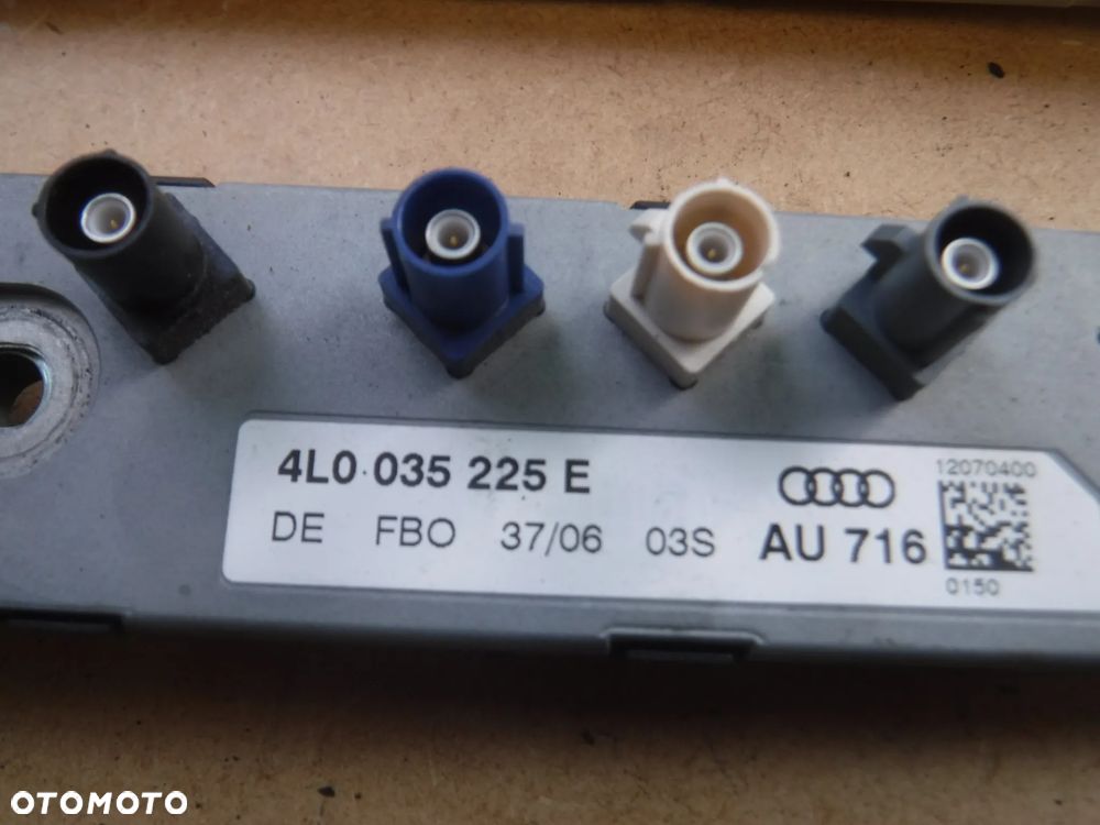 Audi Q7 4L  wzmacniacz anteny 4L0035225E 4L0035225J komplet - 2