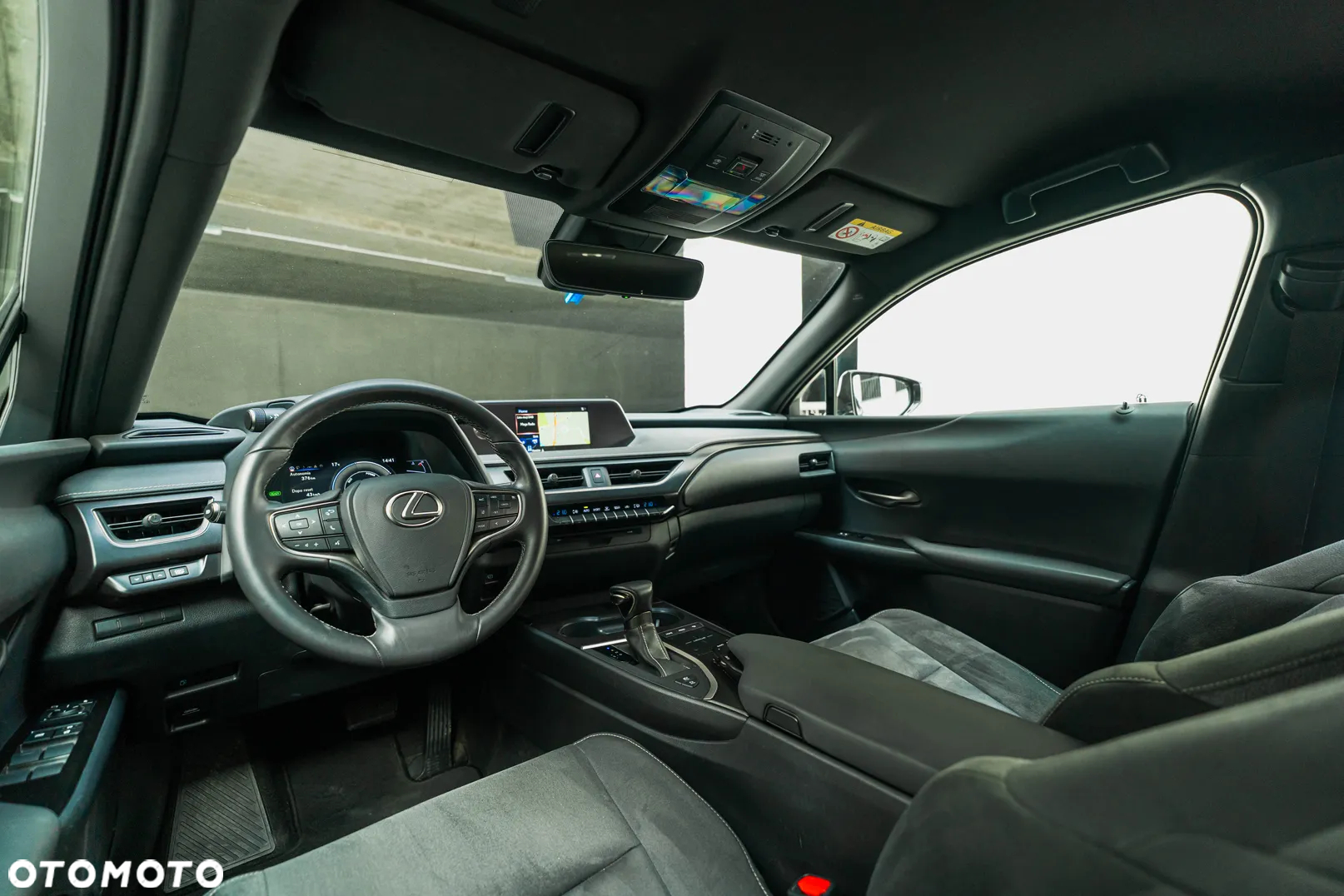 Lexus UX - 24