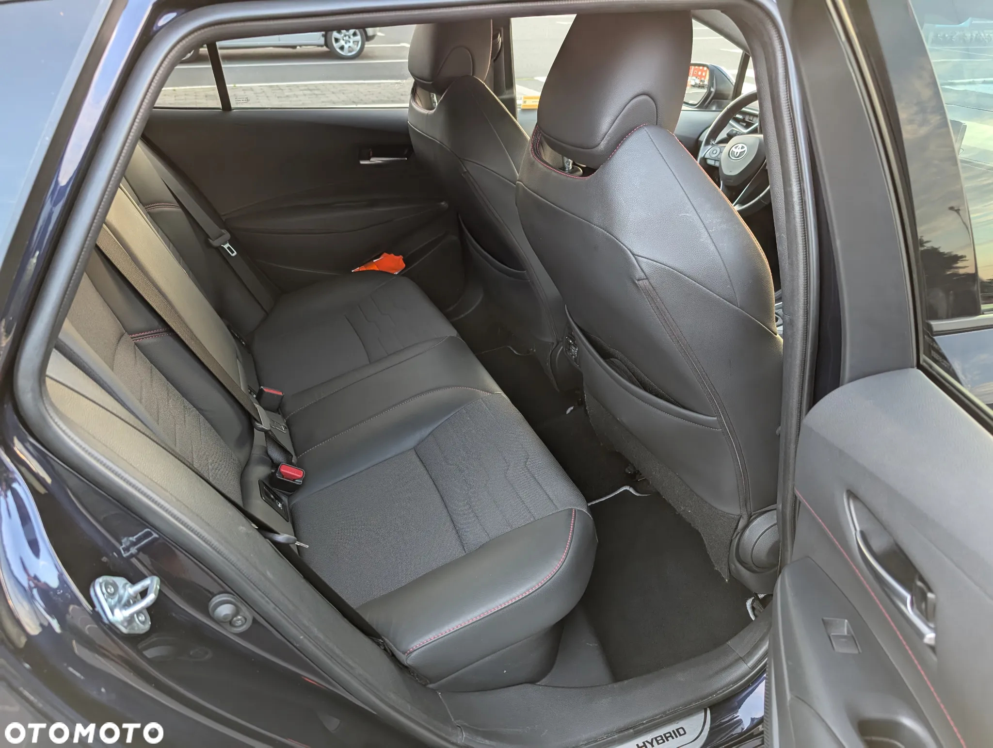 Toyota Corolla 1.8 Hybrid Executive - 23