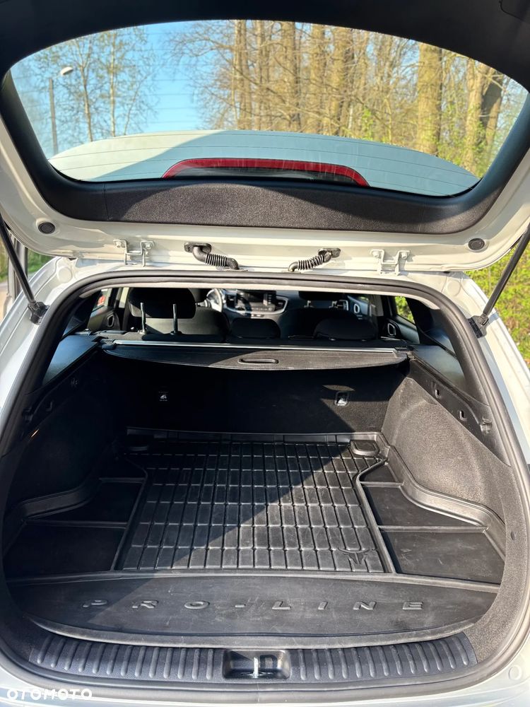 Kia Ceed 1.6 CRDi mHEV L Business Line - 16