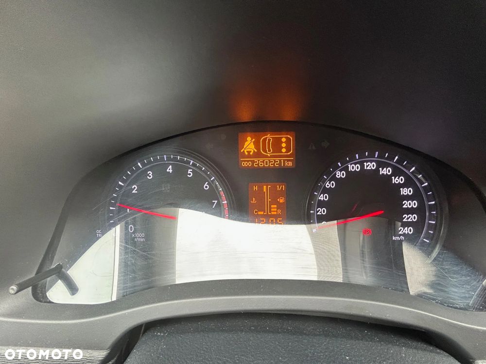 Toyota Avensis 1.8 Sol - 21