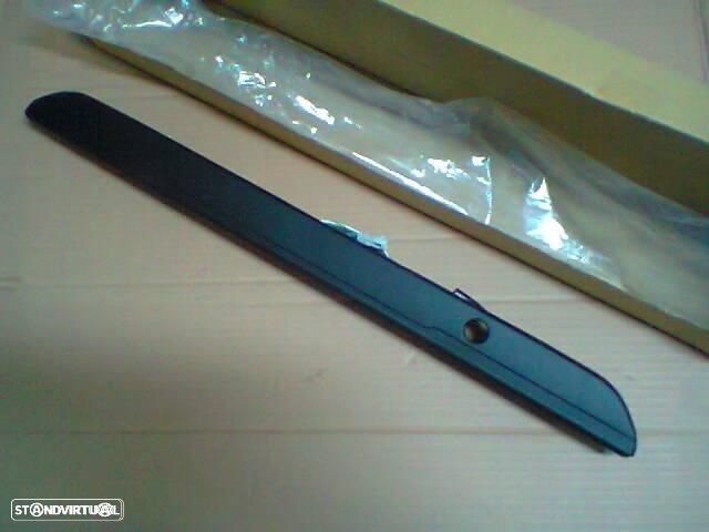 friso e puxador tampa da mala Toyota Hiace 21LHA2 LH102 1989 até 1996 (NOVO) - 1