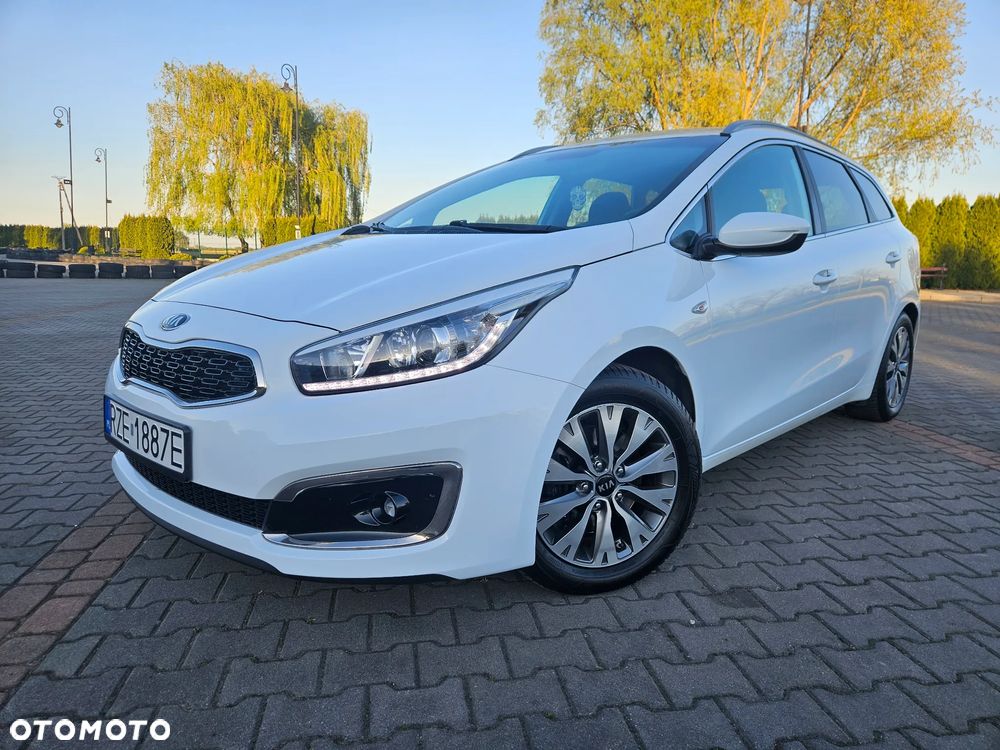 Kia Ceed 1.6 CRDi 136 ISG Dream-Team Edition - 2