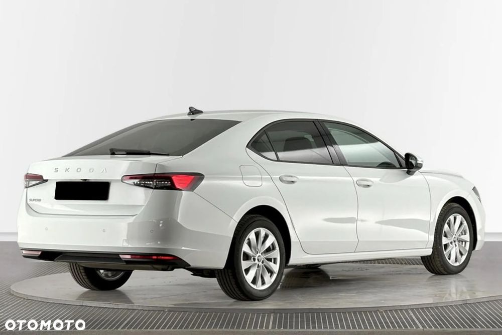 Skoda Superb 1.5 TSI mHEV Drive DSG - 4