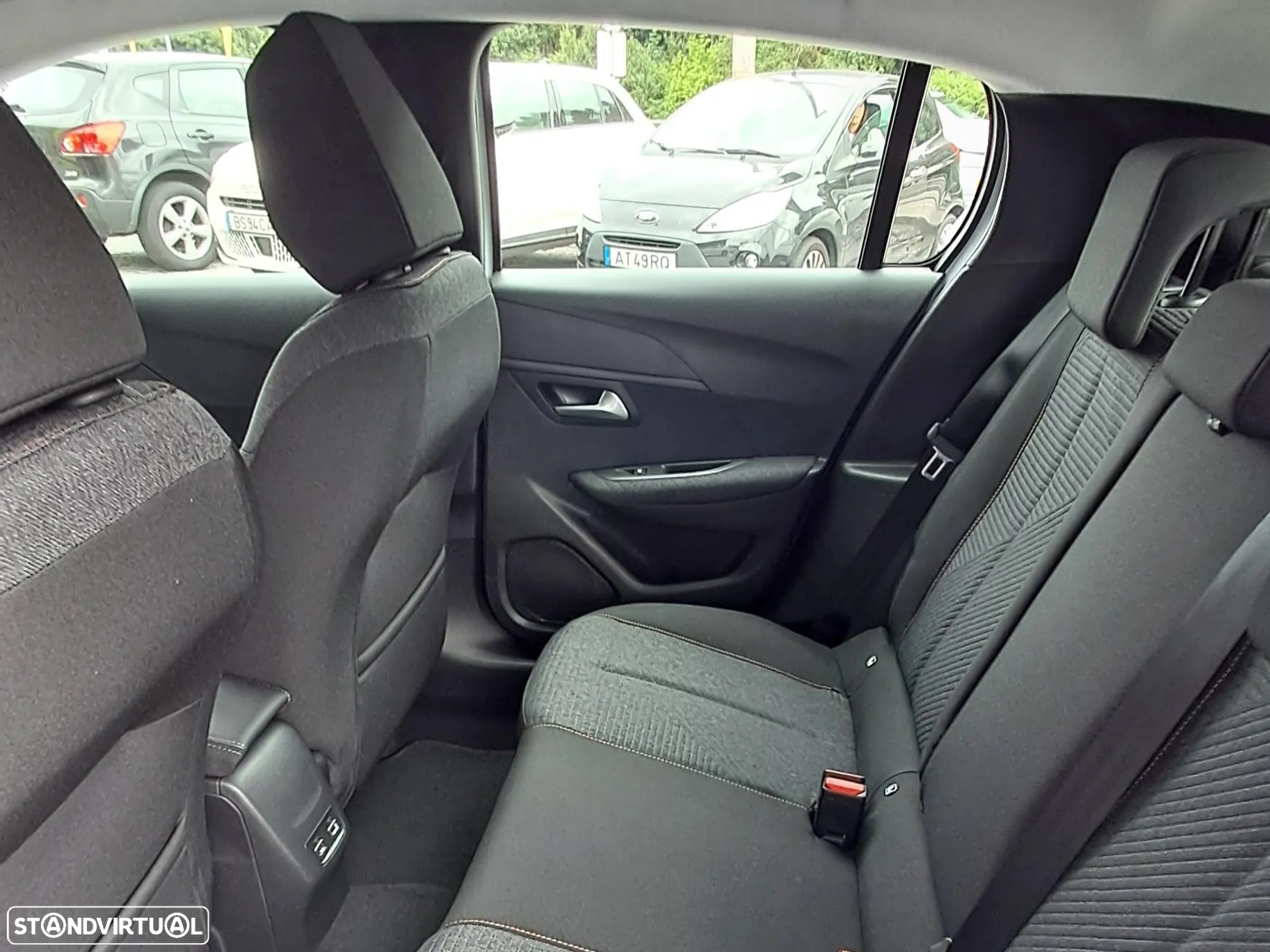 Peugeot e-208 50 kWh Style - 11