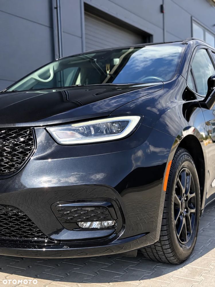 Chrysler Pacifica 2022 photo 2