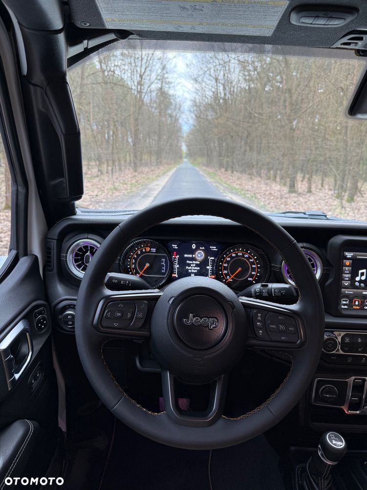 Jeep Wrangler 3.6 Unlim Sahara - 28