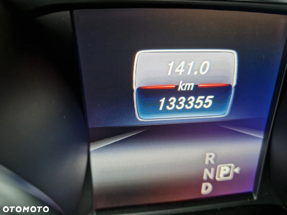 Mercedes-Benz GLA 200 7G-DCT AMG Line - 13