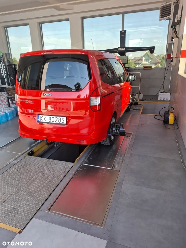 Ford Tourneo Courier 1.0 EcoBoost Sport - 25