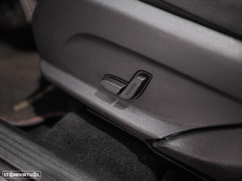 Mercedes-Benz GLC 250 4Matic 9G-TRONIC AMG Line - 21