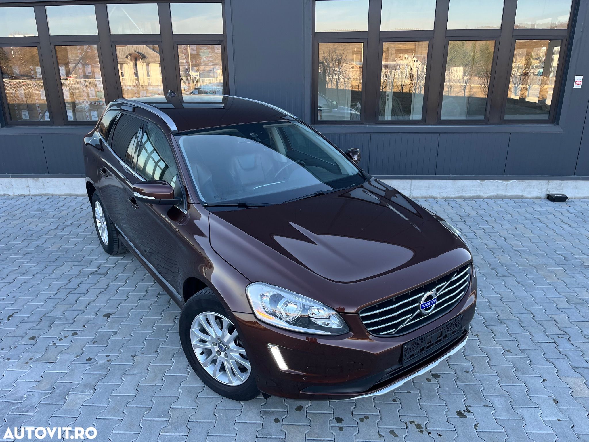 Volvo XC 60 D4 Geartronic Summum - 1